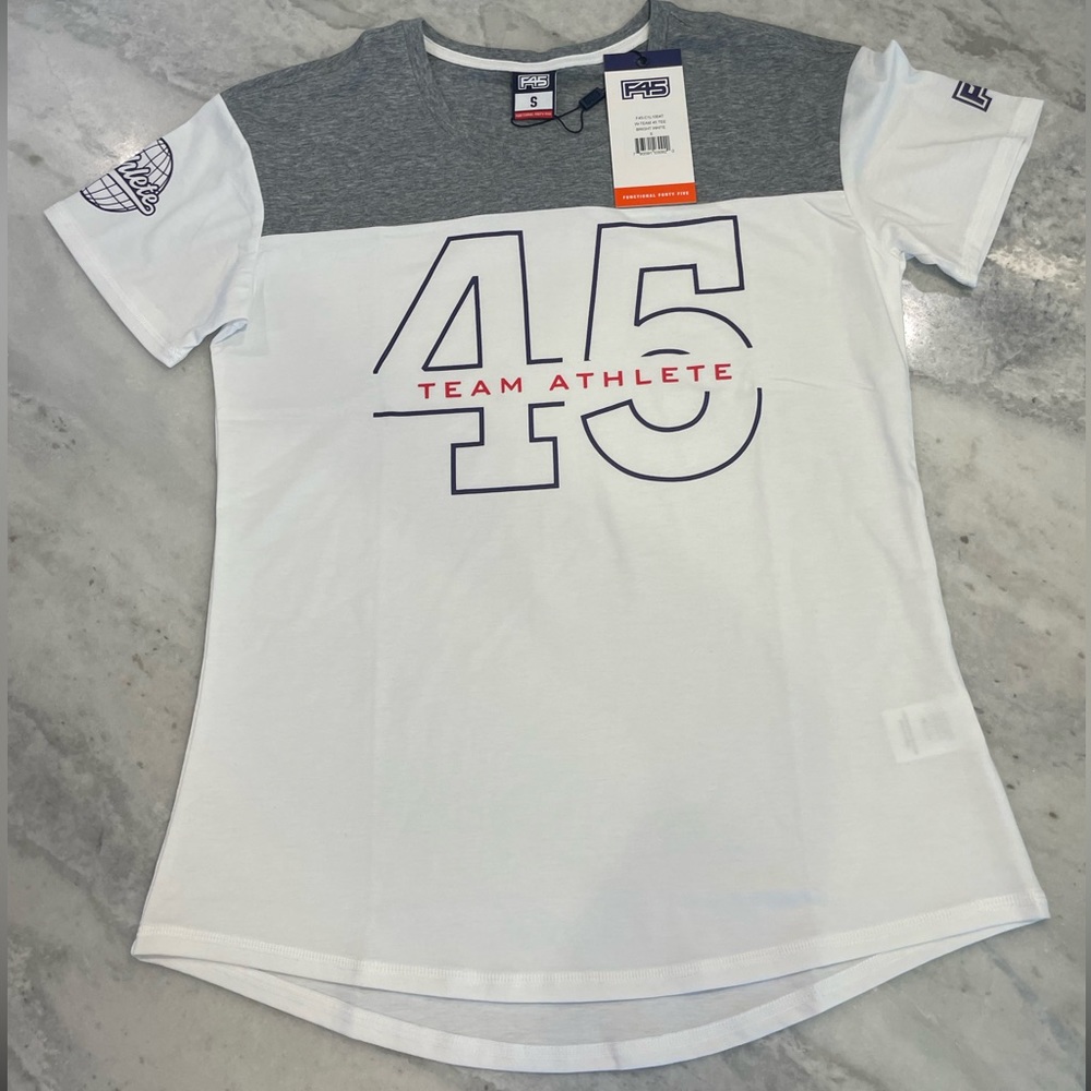 Women’s F45 Team 45 Tee, NWT